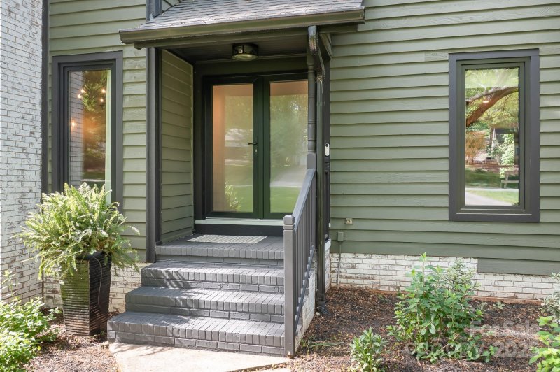 Property image 2 of 4316 Old Saybrook Court in Old Saybrook, Charlotte, NC 28211