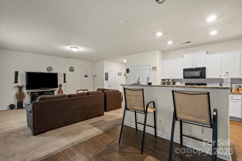 Property image 3 at 2922 Patishall Lane, Charlotte, NC 28214