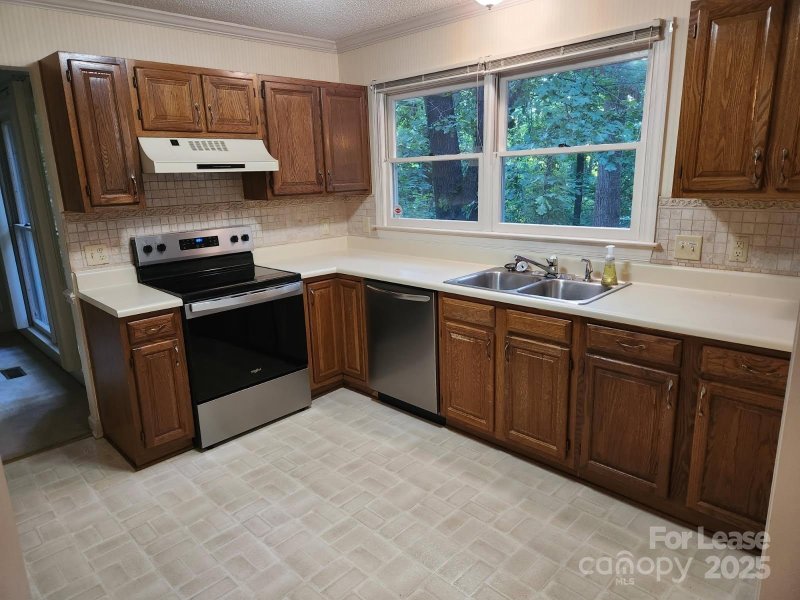Property image 5 at 4015 Brownes Ferry Road, Charlotte, NC 28269