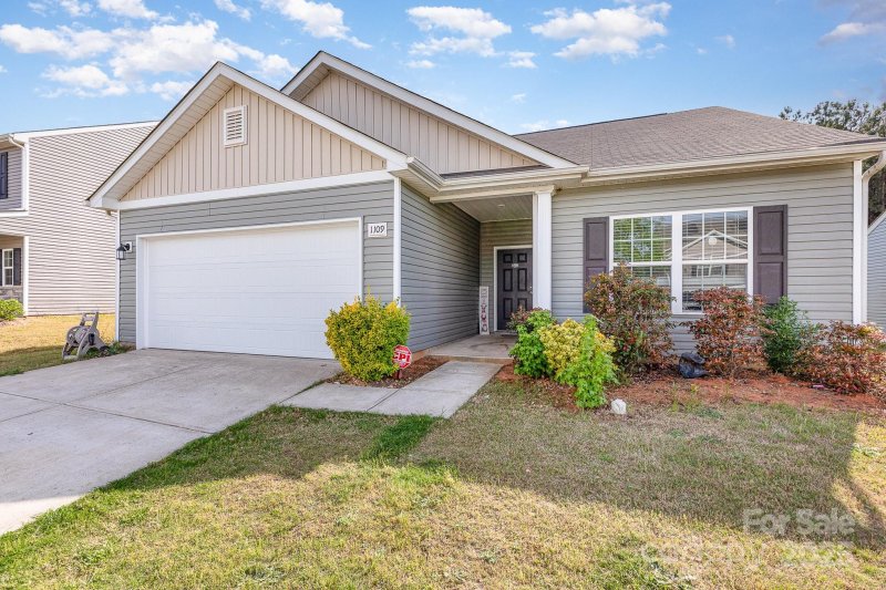 Property image 3 at 1109 Culver Spring Way, Charlotte, NC 28215