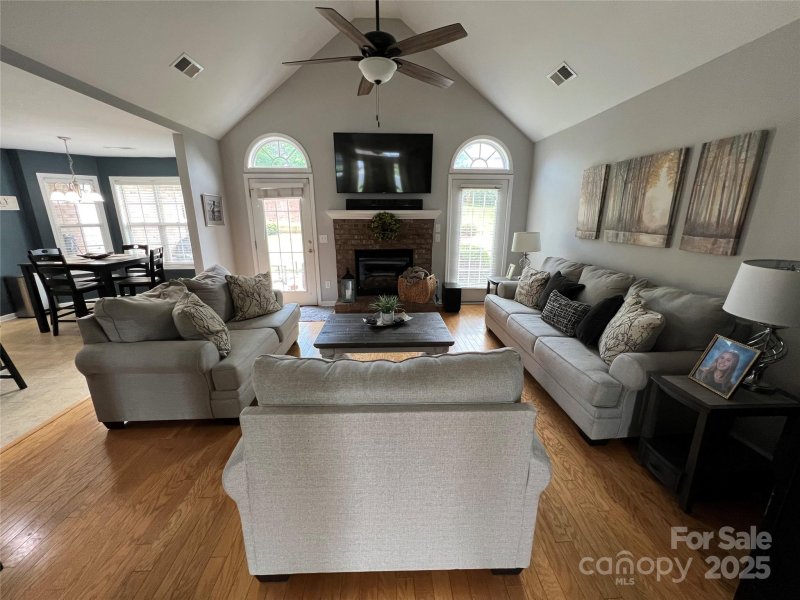 Property image 2 at 334 River Birch Circle, Mooresville, NC 28115