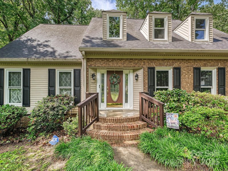 Property image 3 at 2437 Woodleigh Drive, Gastonia, NC 28056