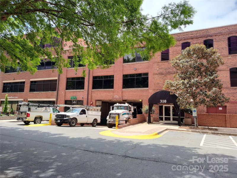 Property image 2 at 310 Arlington Avenue, Charlotte, NC 28203