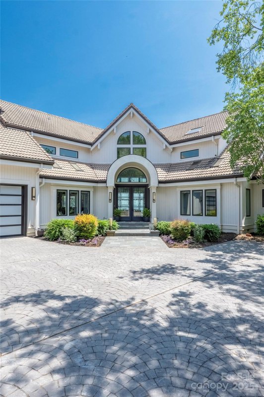 Property image 4 of 3386 Governors Island Drive in Governors Island, Denver, NC 28037