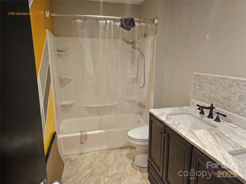 Property image 3 of 1700 Old Towne Court in Yorkwood, Charlotte, NC 28217