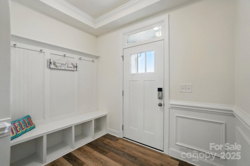 Property image 3 of 8018 Saluda Drive in The Enclave at Davis Lake, Charlotte, NC 28269