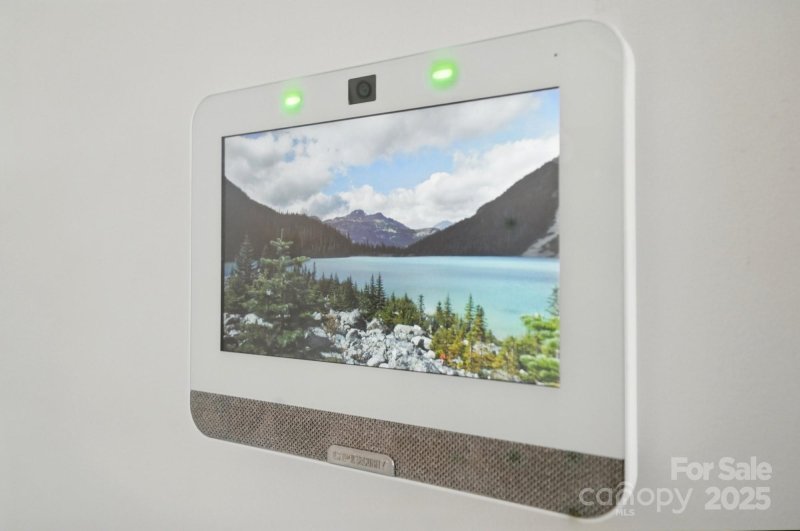 Property image 5 of 8018 Saluda Drive in The Enclave at Davis Lake, Charlotte, NC 28269