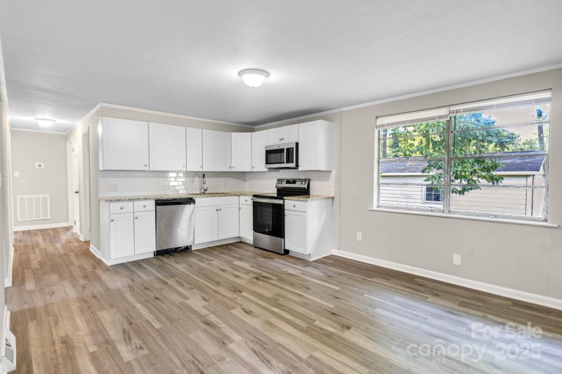 Property image 4 at 5221 Wales Street, Charlotte, NC 28269