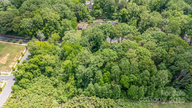 Property image 5 of 1808 Camp Greene Street in Marsh Estates, Charlotte, NC 28208