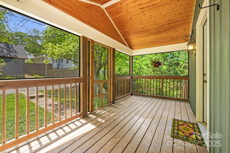 Property image 3 at 25 Winnfred Street, Asheville, NC 28806