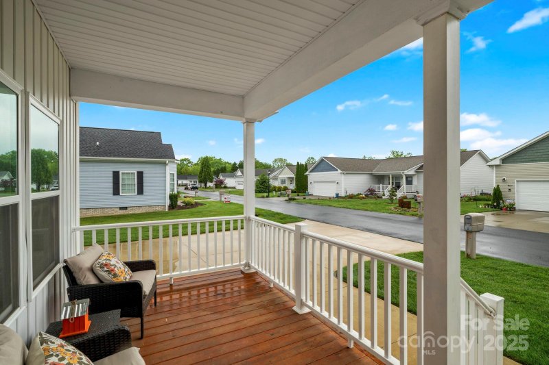 Property image 4 at 343 Beechnut Drive, Hendersonville, NC 28739