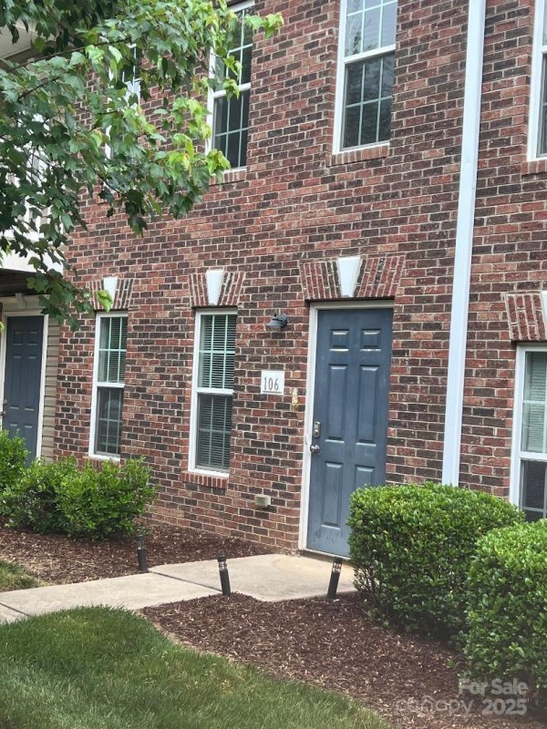 Property image 2 at 135 Locomotive Lane, Mooresville, NC 28115