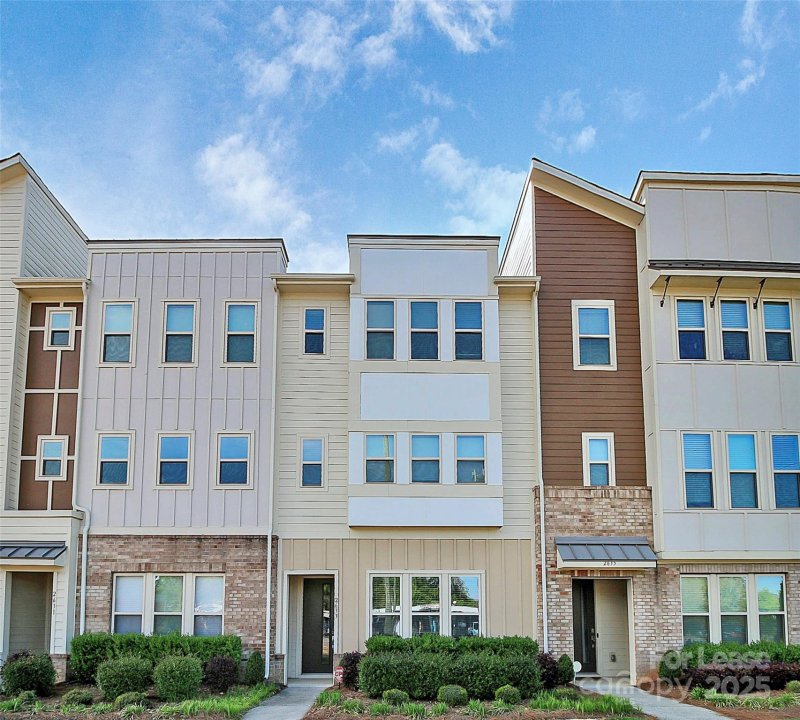 Property image 2 of 2633 Statesville Avenue in Brightwalk, Charlotte, NC 28206