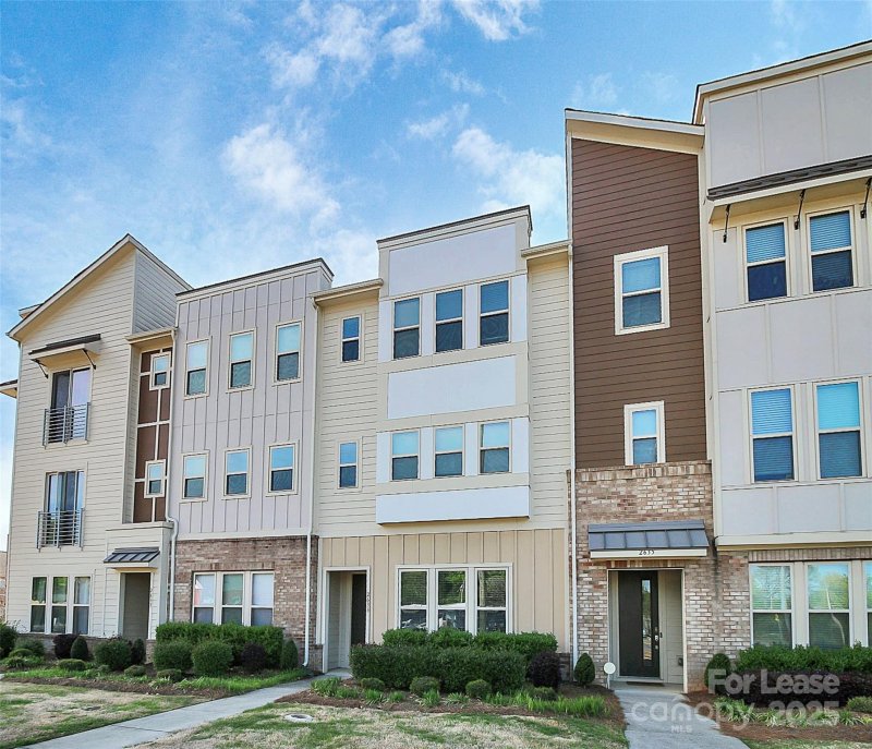 Property image 3 of 2633 Statesville Avenue in Brightwalk, Charlotte, NC 28206