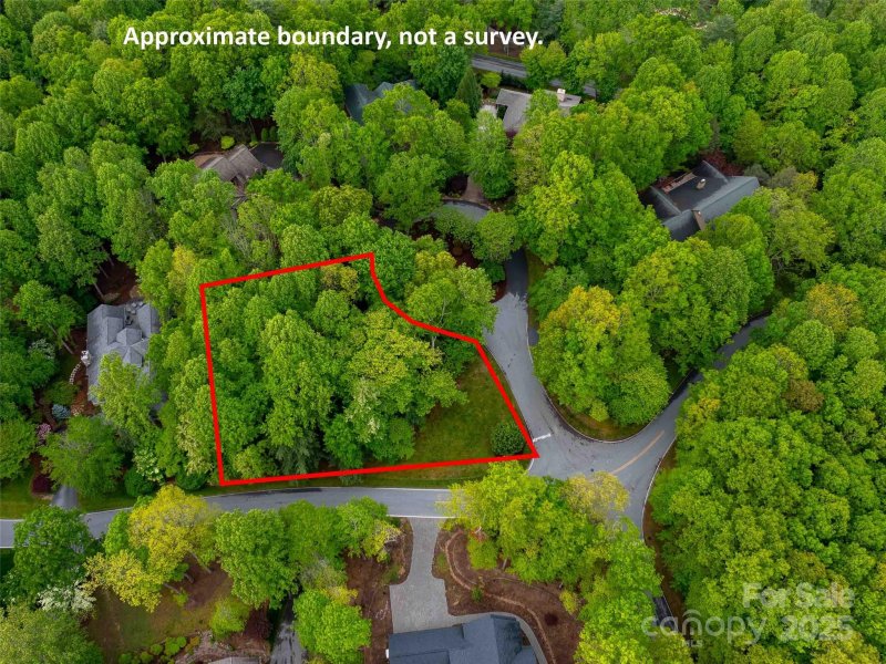 Property image 3 at 102 Little Cherokee Ridge, Hendersonville, NC 28739