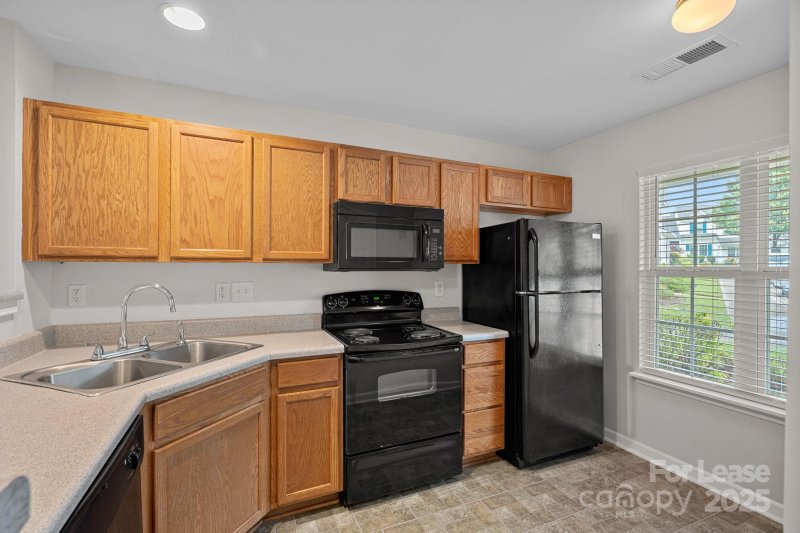 Property image 5 at 147 Limerick Road, Mooresville, NC 28115