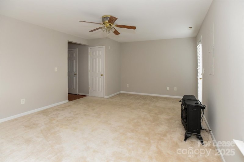 Property image 3 at 332 Rock Ridge Lane, Mount Holly, NC 28120