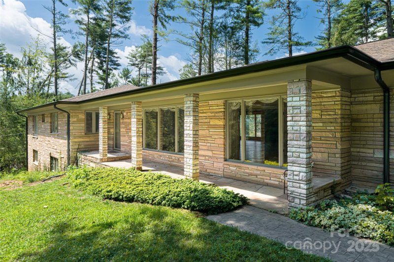 Property image 2 of 426 Vanderbilt Road in Biltmore Forest, Asheville, NC 28803