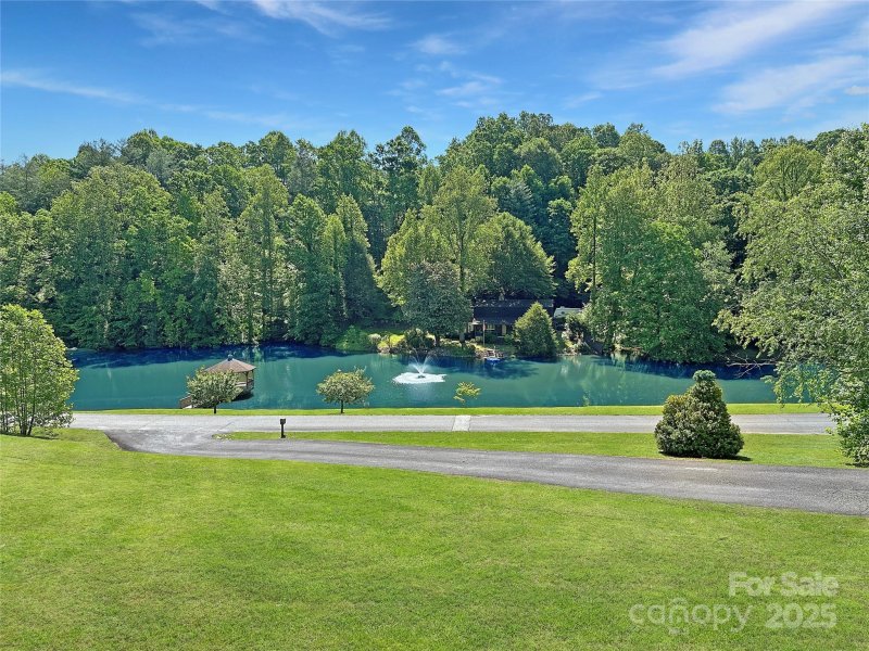 Property image 4 of 207 Lakeview Drive in Oakwood Forest, Marion, NC 28752