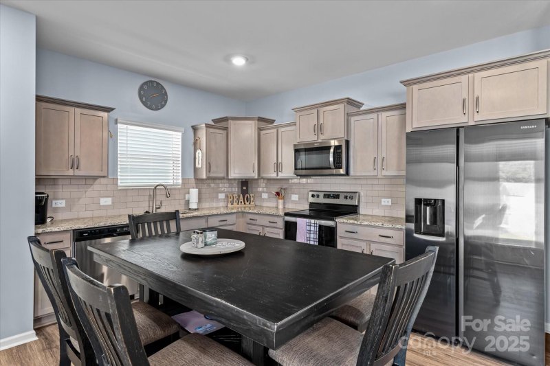 Property image 4 of 122 Dyssa Loop in Marthas Ridge, Statesville, NC 28625