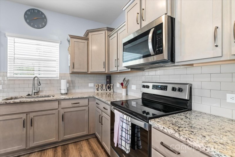 Property image 5 of 122 Dyssa Loop in Marthas Ridge, Statesville, NC 28625