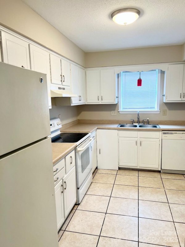 Property image 2 at 5810 Hunting Ridge Lane, Charlotte, NC 28212