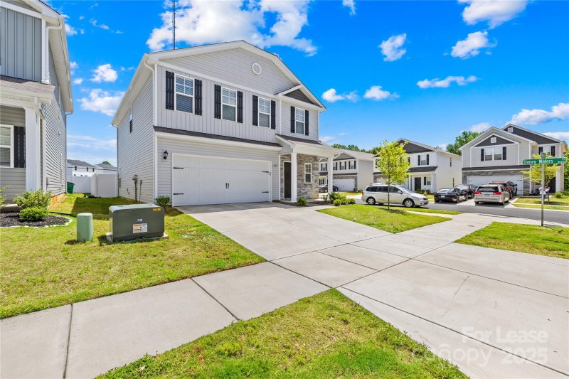 Property image 2 at 4225 Stoneygreen Lane, Charlotte, NC 28215