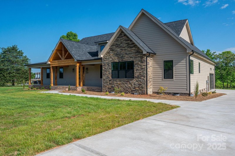 Property image 2 of 2313 Ivey Church Road in Lawings Gate, Maiden, NC 28650