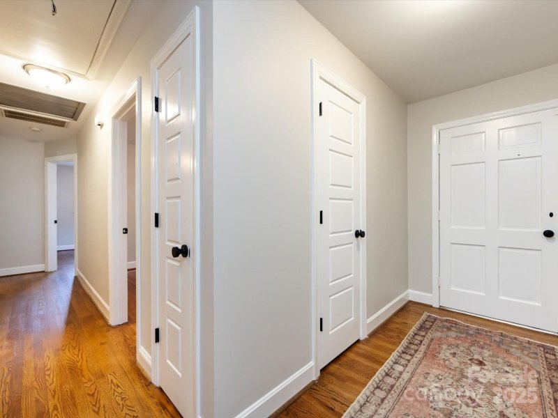 Property image 4 at 6922 Woodstock Drive, Charlotte, NC 28210