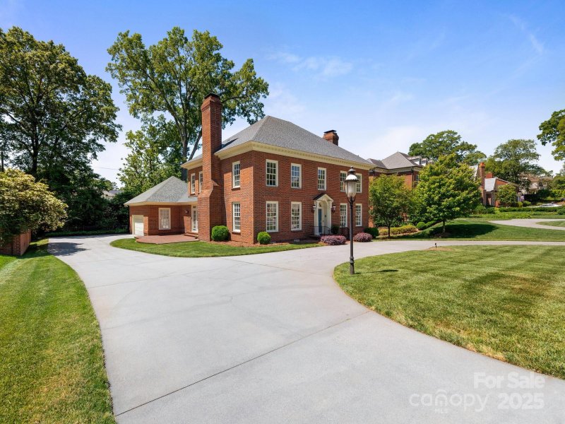 Property image 2 at 208 Huntley Place, Charlotte, NC 28207