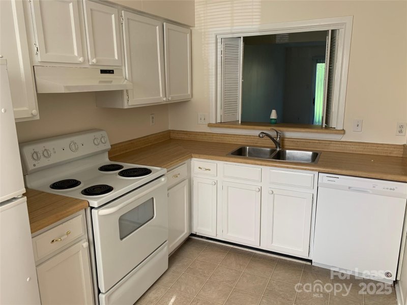 Property image 4 at 2939 Heathstead Place, Charlotte, NC 28210