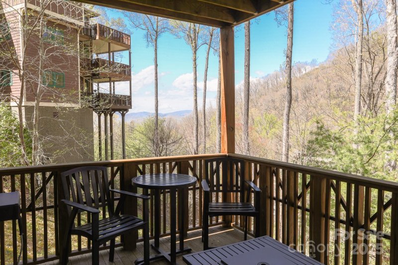 Property image 2 of 81 Creekside Way in Mountain Air, Burnsville, NC 28714