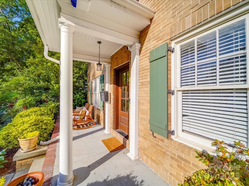 Property image 5 of 907 Edgewood Circle in Forest Hills, Gastonia, NC 28052