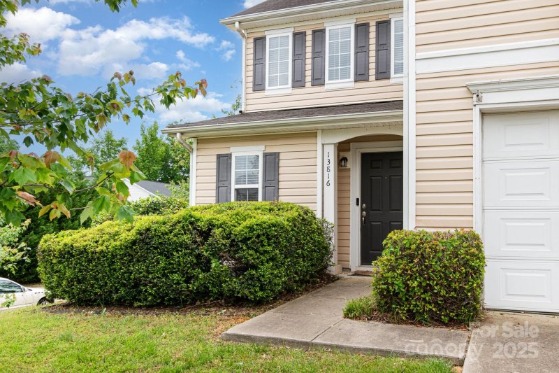 Property image 5 at 13816 Riding Hill Avenue, Charlotte, NC 28213