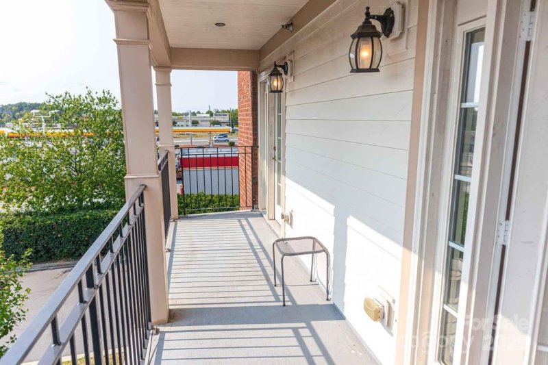 Property image 5 at 2092 Ayrsley Town Boulevard, Charlotte, NC 28273