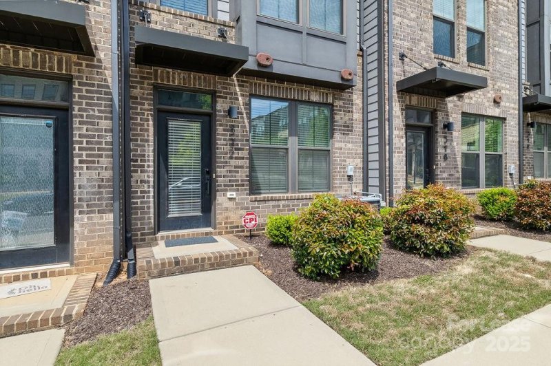 Property image 2 at 322 Music Hall Way, Charlotte, NC 28203