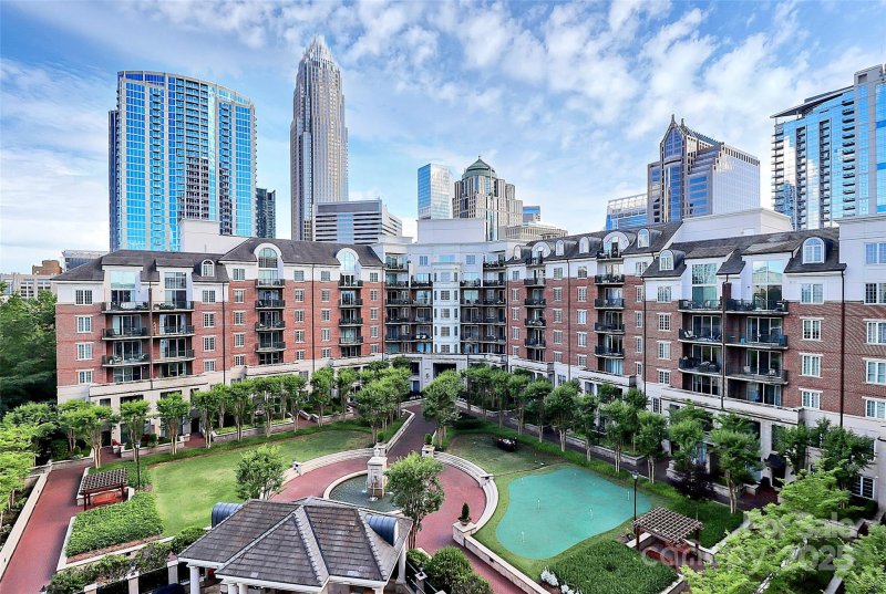 Property image 3 at 300 W 5th Street, Charlotte, NC 28202