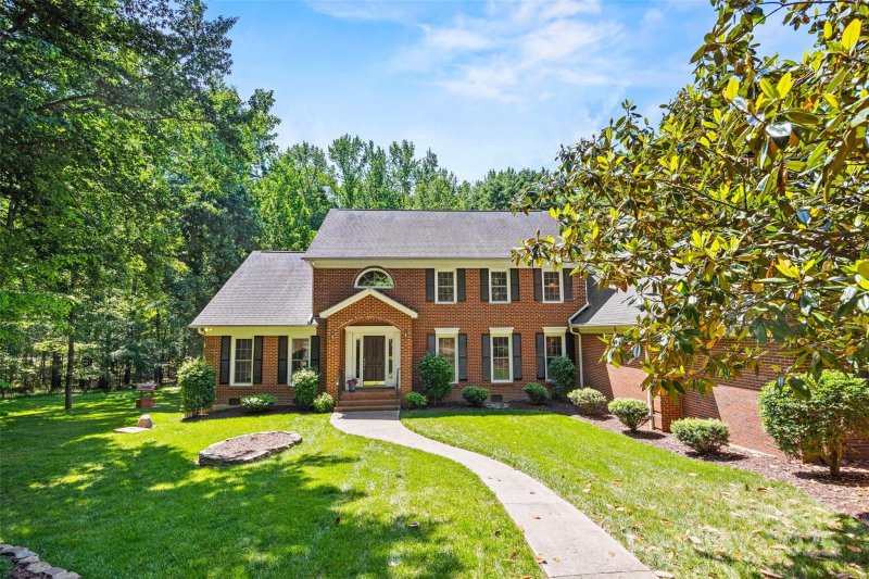 Property image 2 at 7103 Forest Ridge Road, Matthews, NC 28104