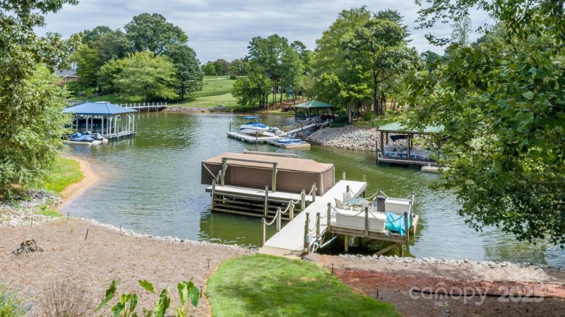 Property image 2 at 2580 Penngate Drive, Sherrills Ford, NC 28673