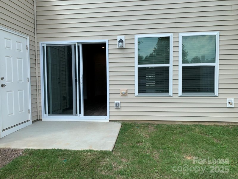 Property image 3 at 2348 Belterra Drive, Charlotte, NC 28216