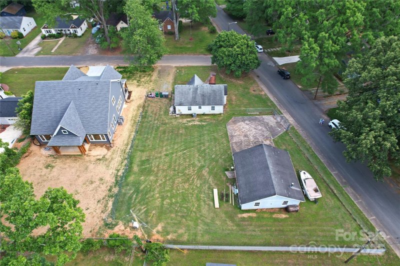 Property image 4 of 3901 Admiral Avenue in Plaza Forest, Charlotte, NC 28205