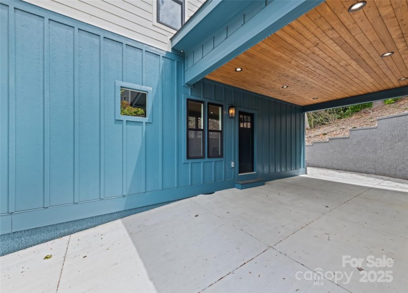 Property image 3 of 18 Winterhawk Drive in Winterhawk, Arden, NC 28704