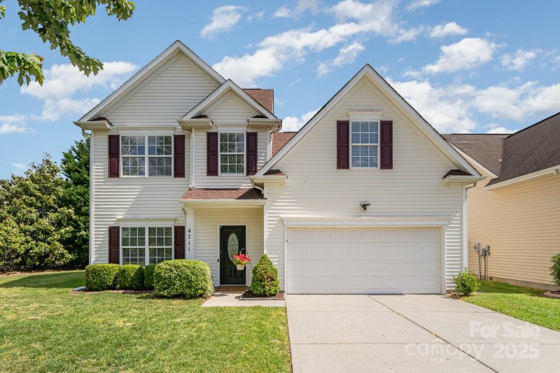 Property image 2 at 4711 Sunburst Lane, Charlotte, NC 28213