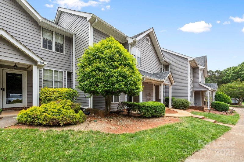 Property image 2 at 2956 Iron Gate Lane, Charlotte, NC 28212