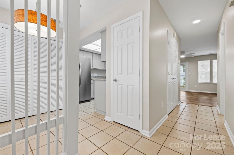 Property image 3 at 2956 Iron Gate Lane, Charlotte, NC 28212