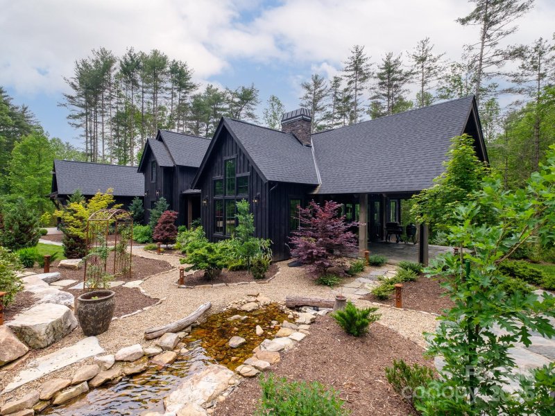 276 Stone Field Trail