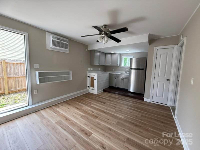 Property image 2 at 431 Kingville Drive, Charlotte, NC 28213