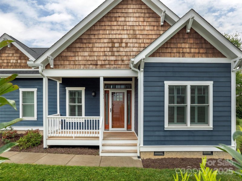 Property image 2 at 76 Foundry Lane, Hendersonville, NC 28792