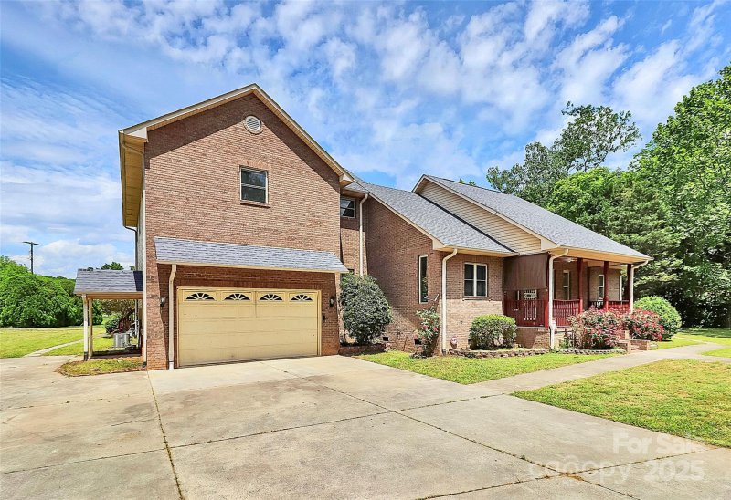 Property image 2 of 261 Melrose Drive in Unknown, Concord, NC 28025