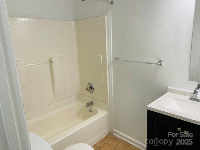 Property image 4 of 3701 Tipperary Place in Shamrock Hills, Charlotte, NC 28215